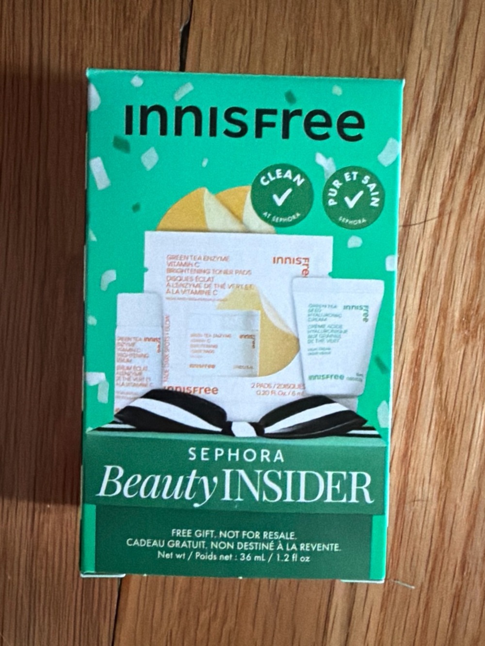innisfree Green Tea Cleanser & Exfoliant Set — Mint Green